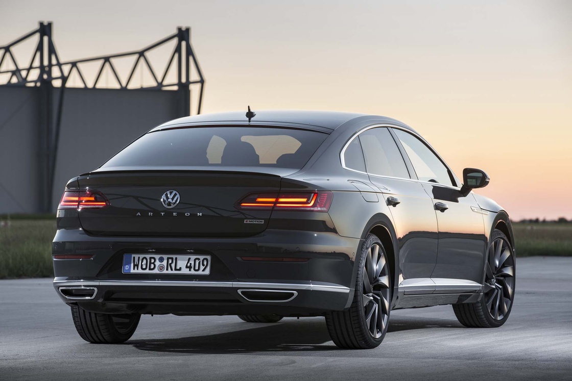 2019-Volkswagen-Arteon-R-Line-rear-three-quarter-03.jpg